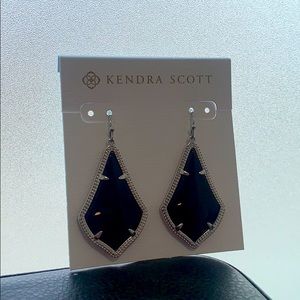 Kendra Scott earnings